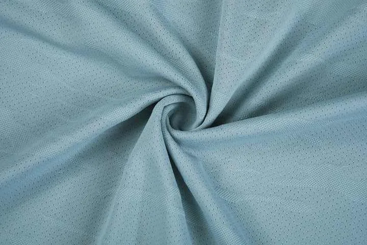 تيشيرت رجالي مصنوع من نسيج البوليستر - Men's T-shirt made of polyester fabric