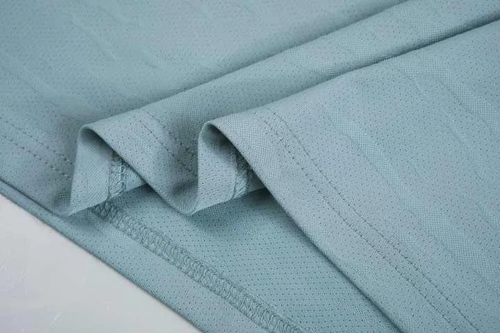 تيشيرت رجالي مصنوع من نسيج البوليستر - Men's T-shirt made of polyester fabric