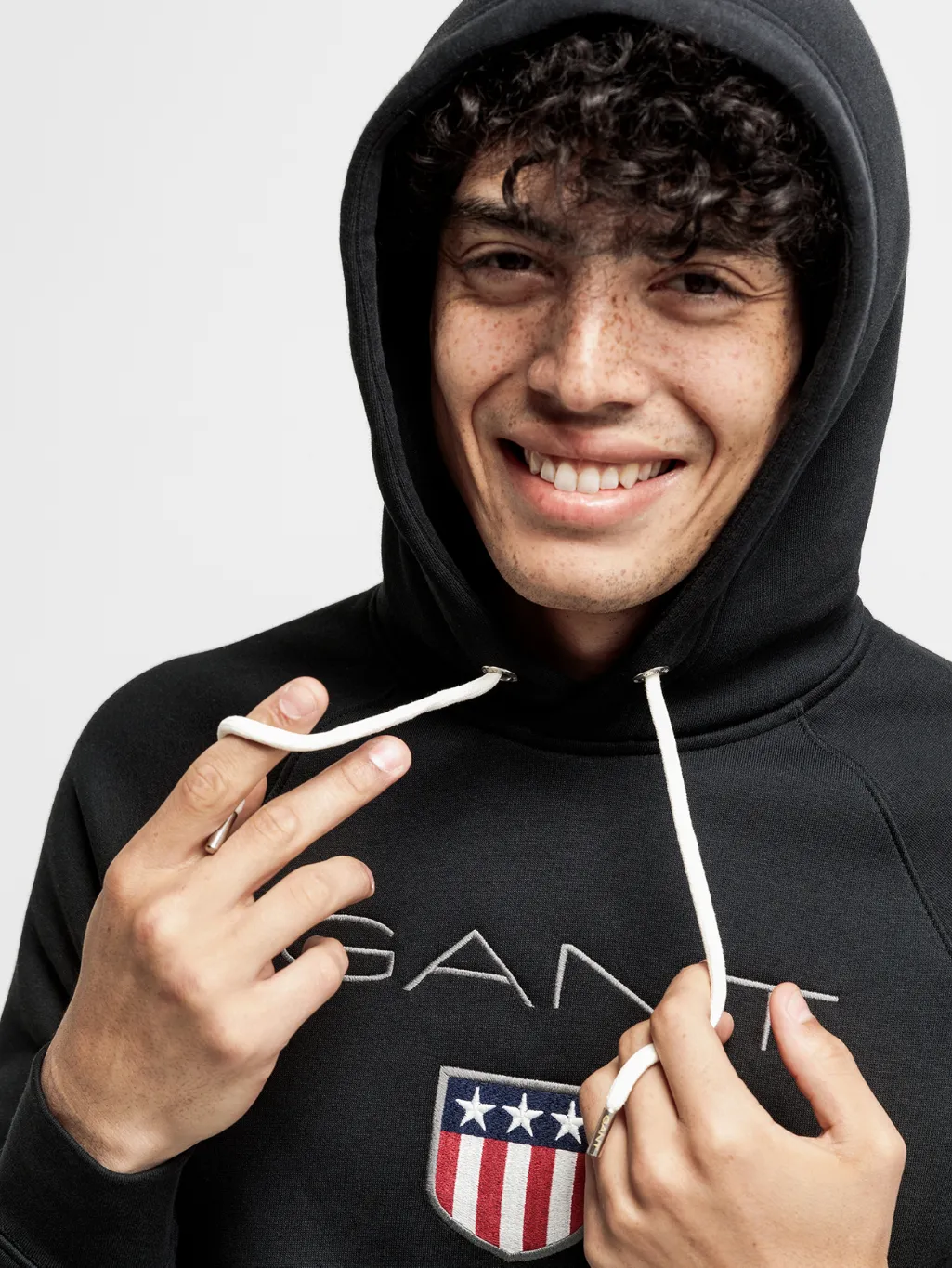 GANT Shield Sweat Hoodie SS21
