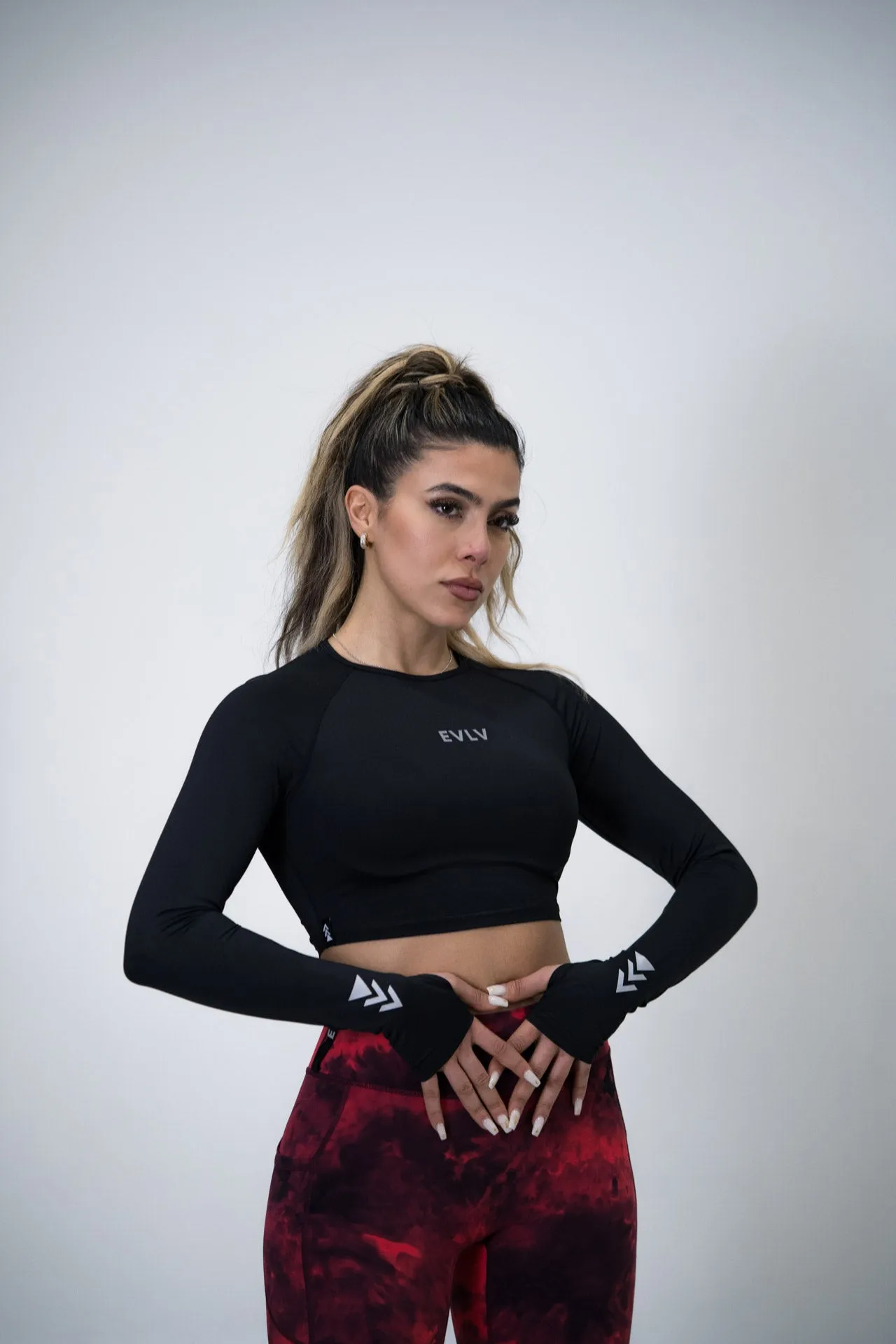 Performance Long Sleeve Crop Top - Black